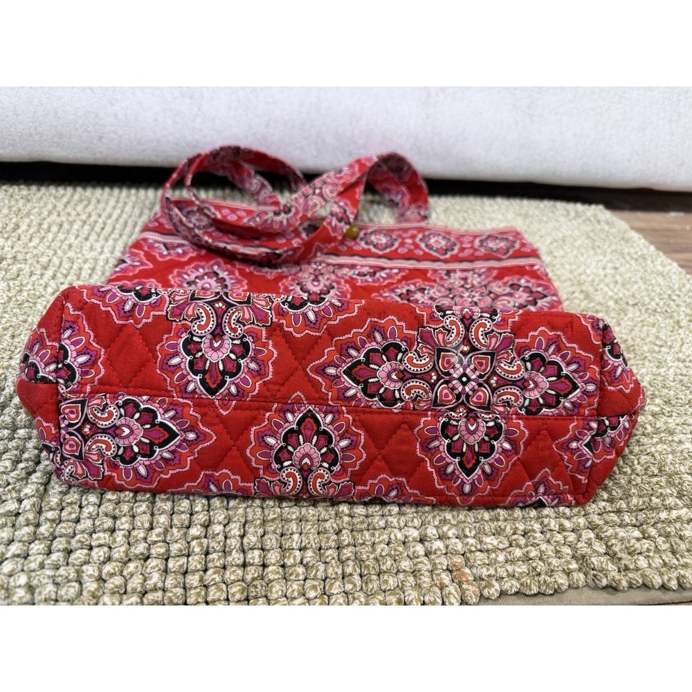 Vera Bradley Small Vera Tote/Handbag Frankly Scarlet (retired pattern) - Picture 6 of 6